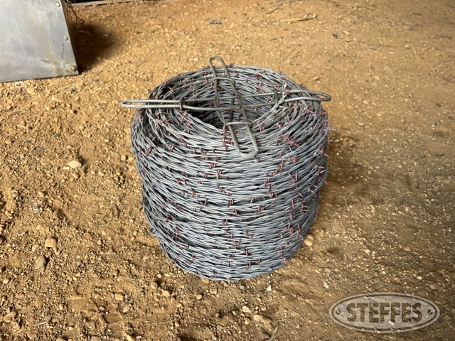 Barbed wire spool